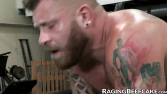 Interracial anal sex with bearded muscular hunks at the gym
