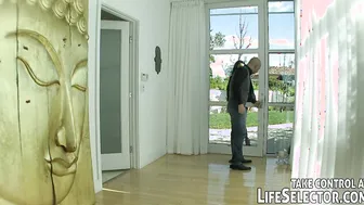 Neighborhood Gigolo - 85219