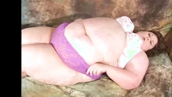 SSBBW plumpness