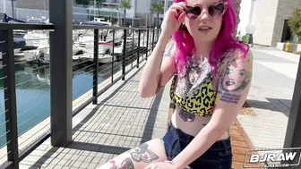 Lady Loves To Lick 2