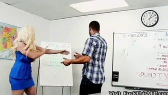 Blonde stepmom Alura Jenson fuck a big shaft