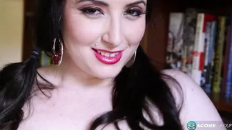 Big Boob Babe - College Girl Shows Off Her Massive Natural Breasts