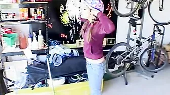Teen topanga masturbates in her garage