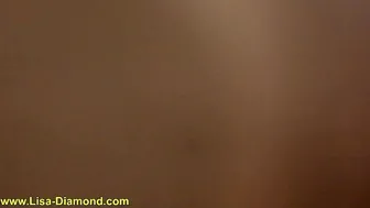 Luscious blonde jerks off her soak vagina furiously