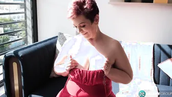 Ruby Lynnes butt and snatch performance