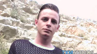 Twinks Sean Taylor and Cameron James have rough sex outdoor