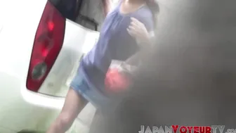 Asian Bombshell Unleashes Her Hidden Piss Play in Public