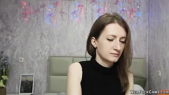 Brunette amateur babe teasing viewers on webcam