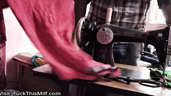 Tailor ne bhabhi ka  naap  lete lete bhabhi ko hi chod dala 3