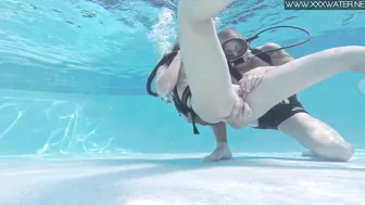 Minnie Manga eats huge cock underwater