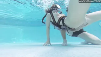 Minnie Manga eats huge cock underwater