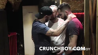 bareback threeomse sex with Ricky HARD Max FENDEZ and Jess ROYAN