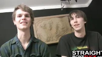 Slender bum bandits have a kinky threesome fuck fest in bed