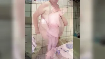 OMAGEIL Homemade Granny Porn Selfies In Compilation