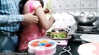 Ghar me kam karane wali maid ko malik ne choda 2