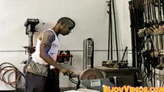 Classics porn video – Bottom dude anally railed in the hardware store by hung homo