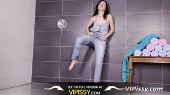 Flexible piss loving girl