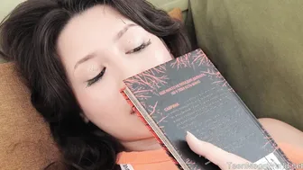 Best lesbian kisser